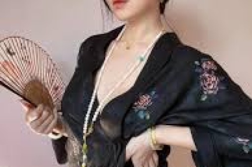 制片人内涵潜规则520关晓彤和小鲜肉撒糖陈赫早有暗示