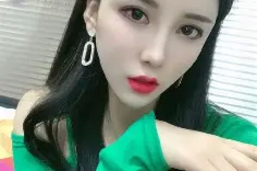 因耍大牌惨遭封杀求拍“裸戏”上位难怪连张颂文都嫌弃她! 因耍大牌惨遭封杀求拍“裸戏”上位难怪连张颂文都嫌弃她!